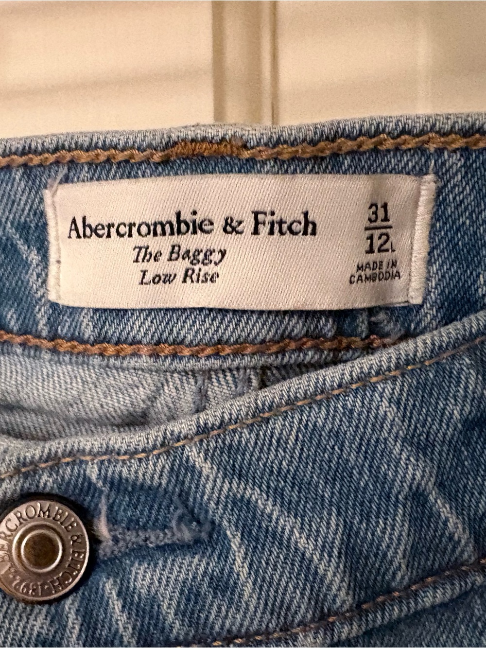 Abercrombie & Fitch The Baggy Low Rise Jeans - Light Blue